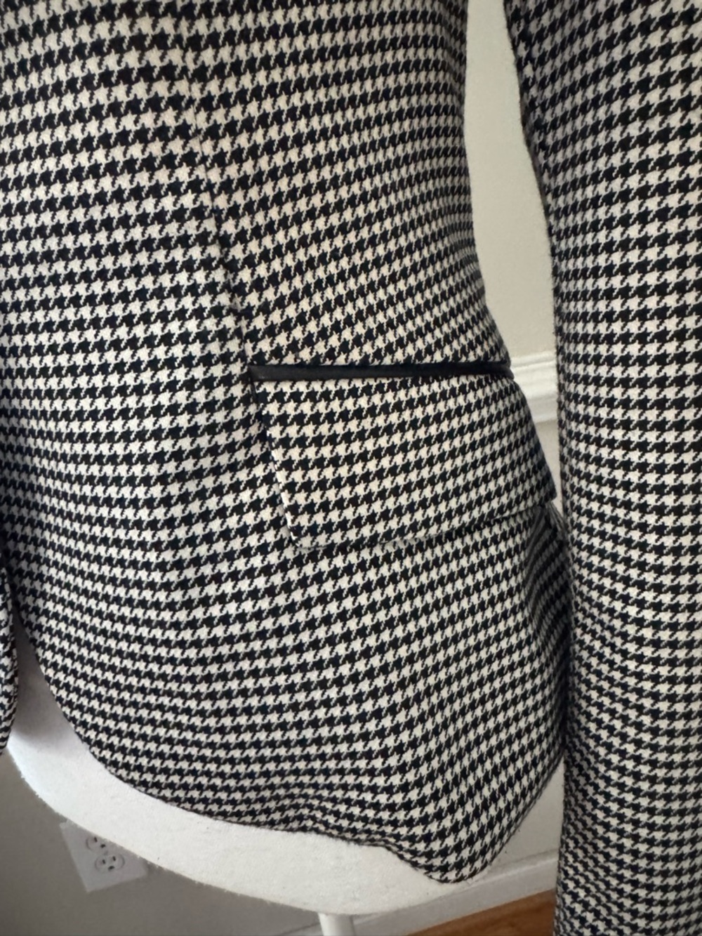 White House Black Market Black & White Houndstooth Blazer - Picture 3 of 5